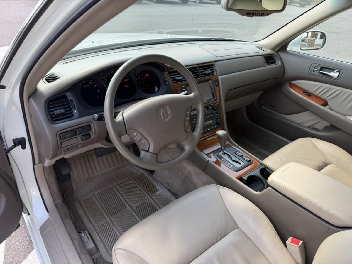 Photo 26 of this Acura RL