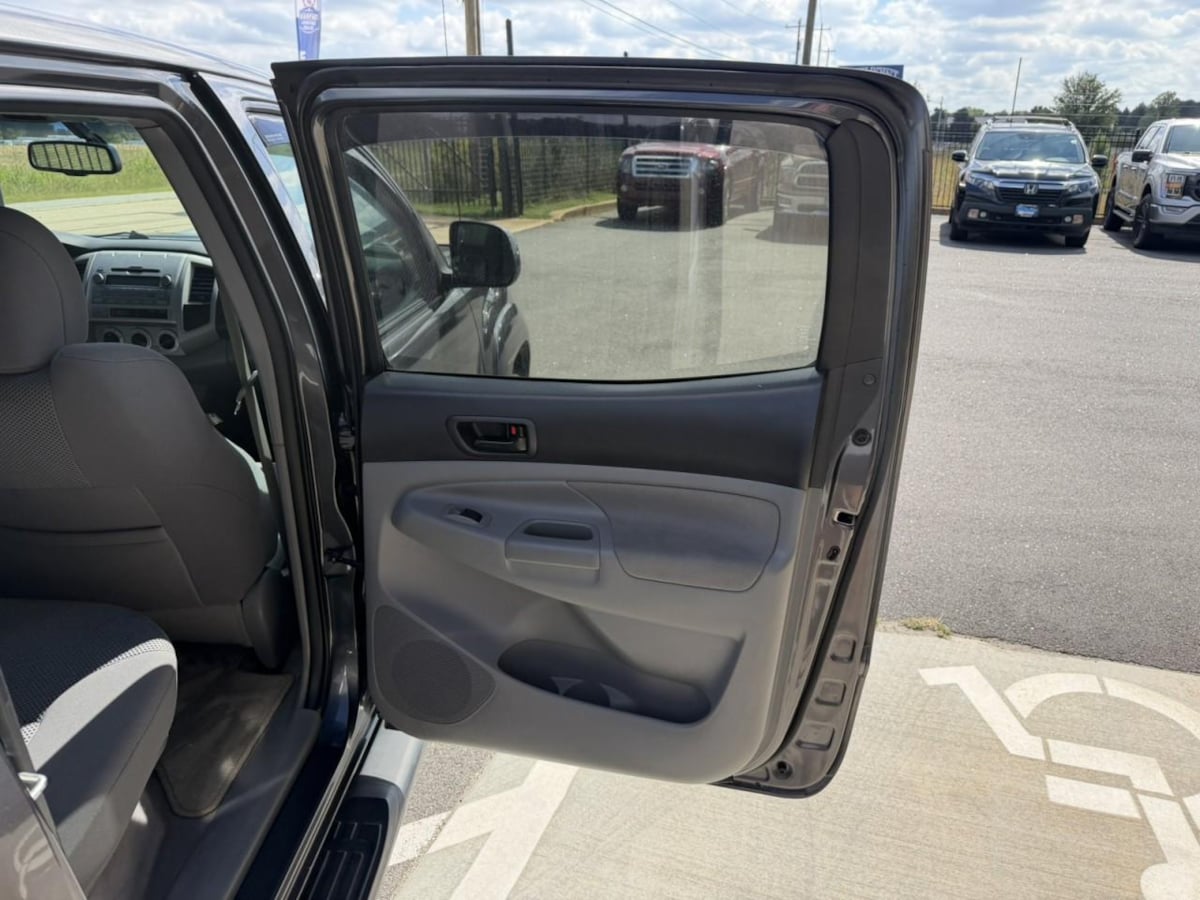Photo 11 of this Toyota Tacoma
