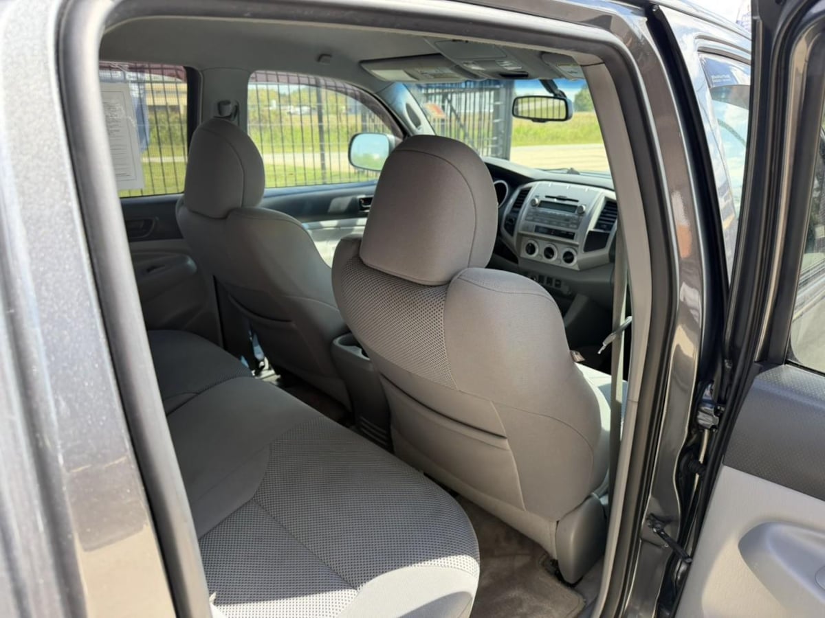 Photo 12 of this Toyota Tacoma