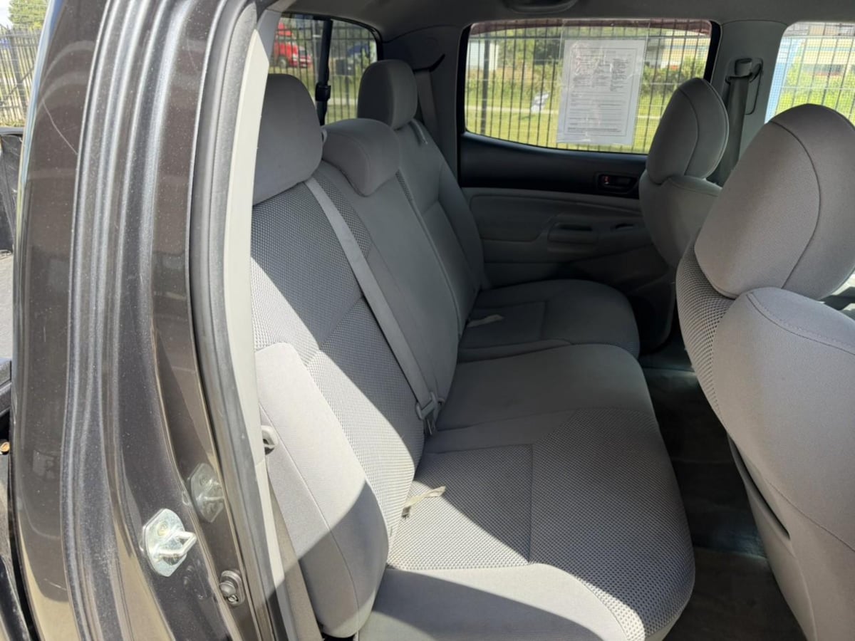 Photo 14 of this Toyota Tacoma