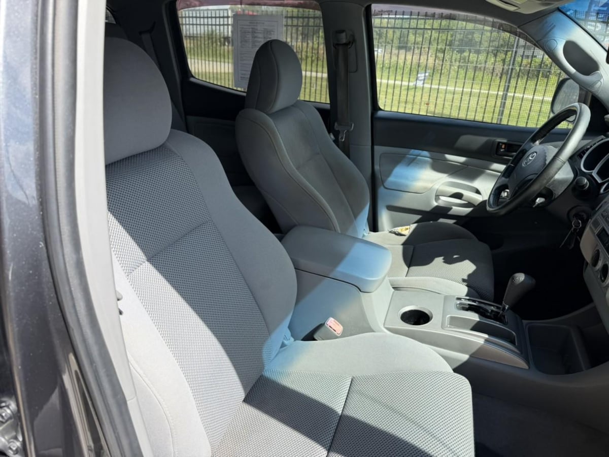 Photo 18 of this Toyota Tacoma