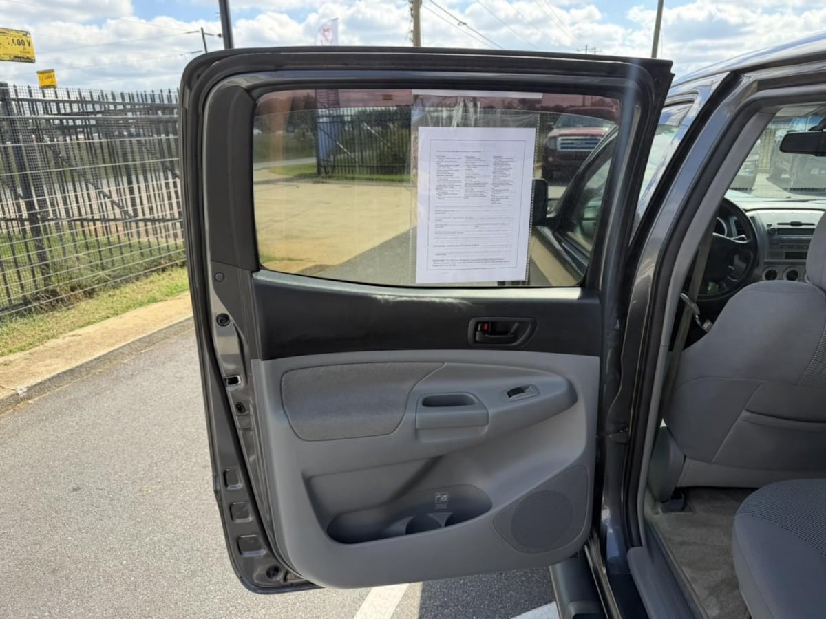 Photo 19 of this Toyota Tacoma