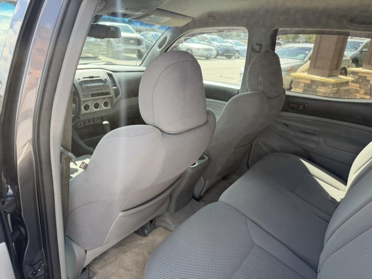 Photo 20 of this Toyota Tacoma