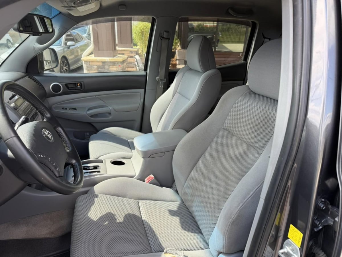 Photo 26 of this Toyota Tacoma