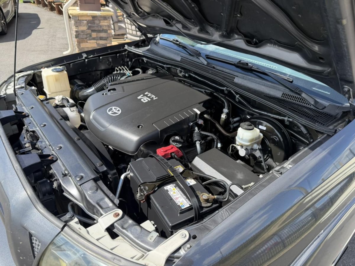 Photo 34 of this Toyota Tacoma