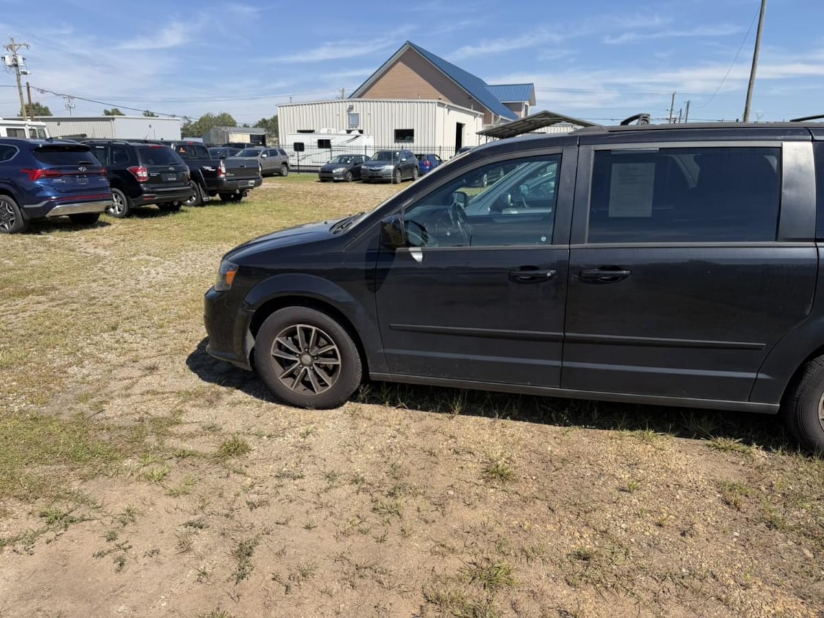 Photo 2 of this Dodge Grand Caravan