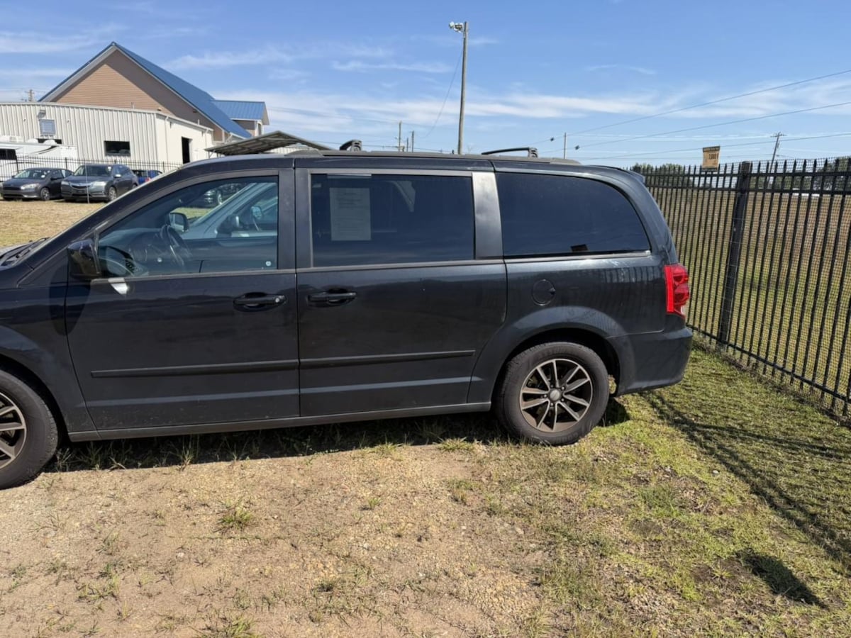 Photo 3 of this Dodge Grand Caravan