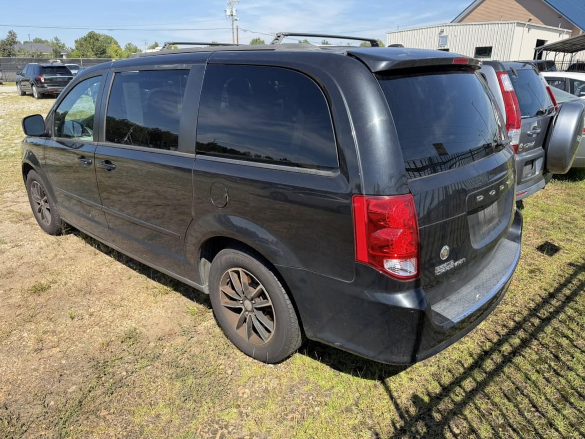 Photo 4 of this Dodge Grand Caravan