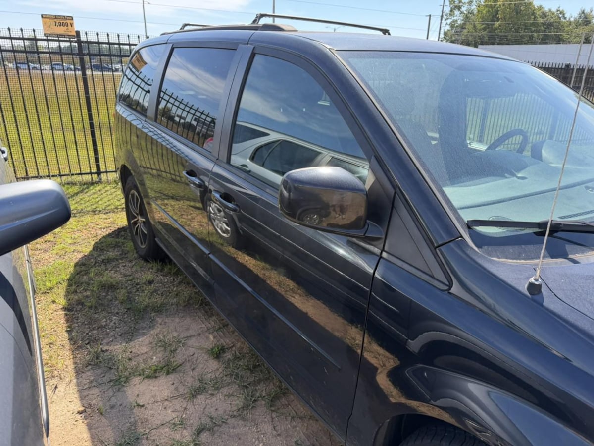 Photo 7 of this Dodge Grand Caravan