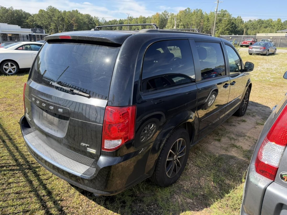 Photo 8 of this Dodge Grand Caravan