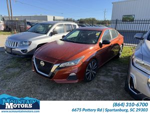 View 2021 Nissan Altima