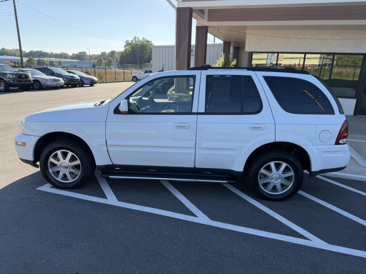 Photo 3 of this Buick Rainier
