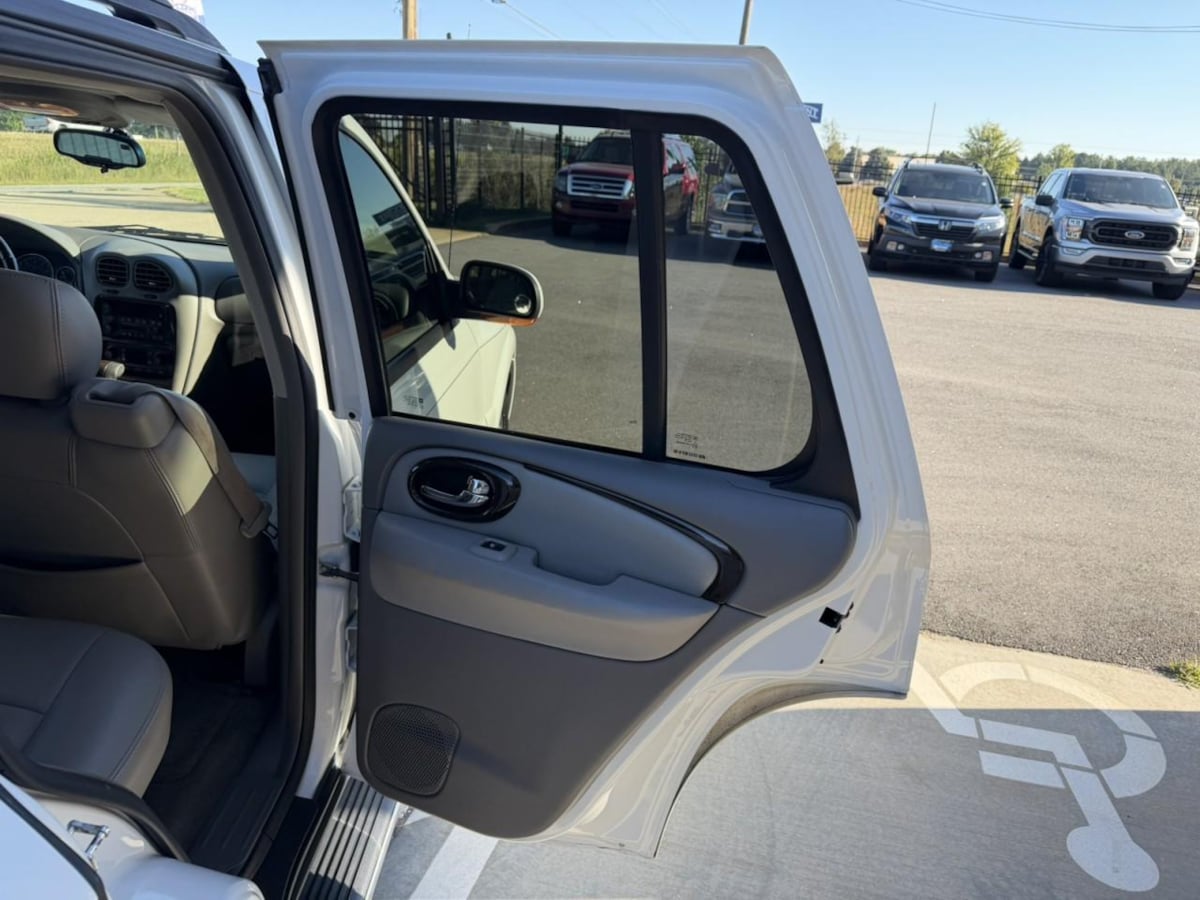 Photo 12 of this Buick Rainier