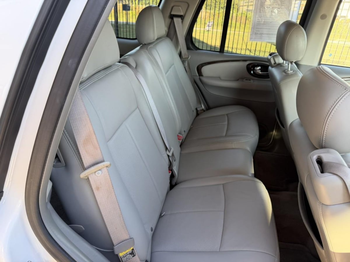 Photo 15 of this Buick Rainier