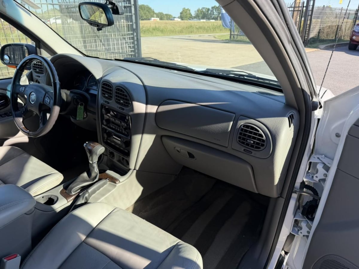 Photo 17 of this Buick Rainier