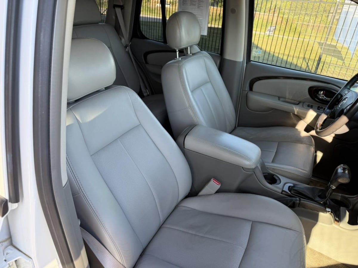 Photo 19 of this Buick Rainier