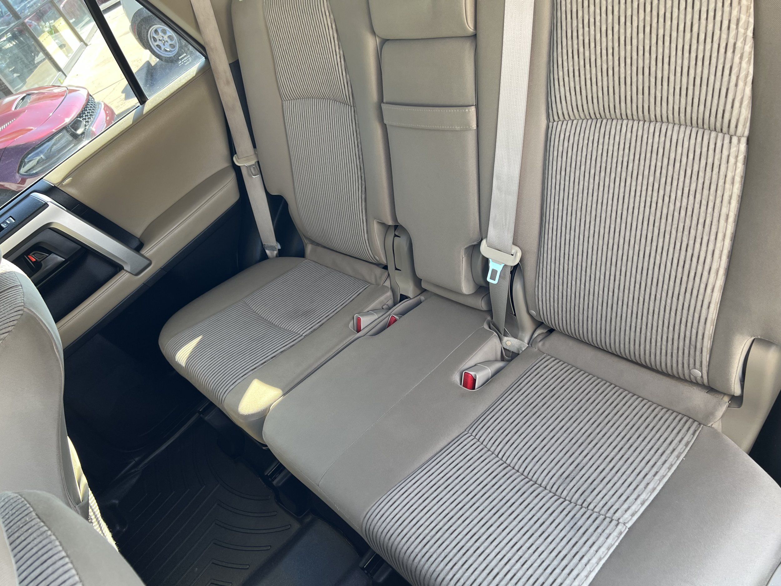 Photo 43 of this Toyota 4Runner