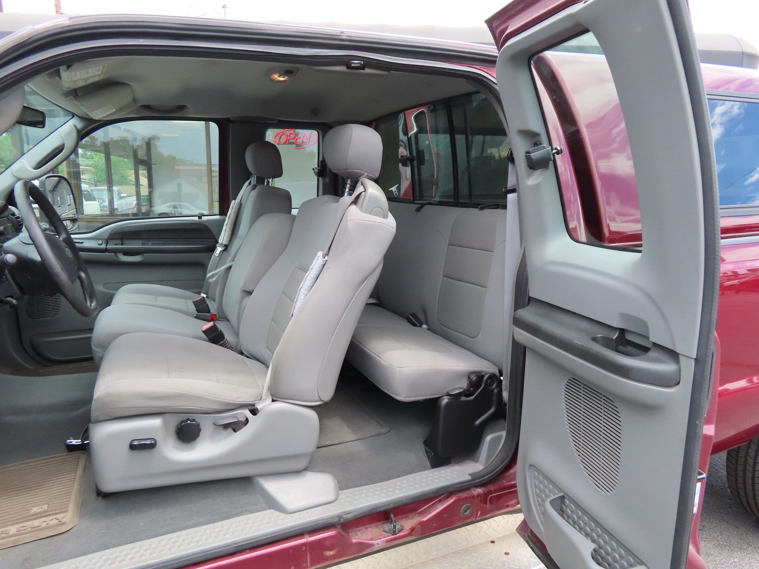 Ford F-250 photo 22