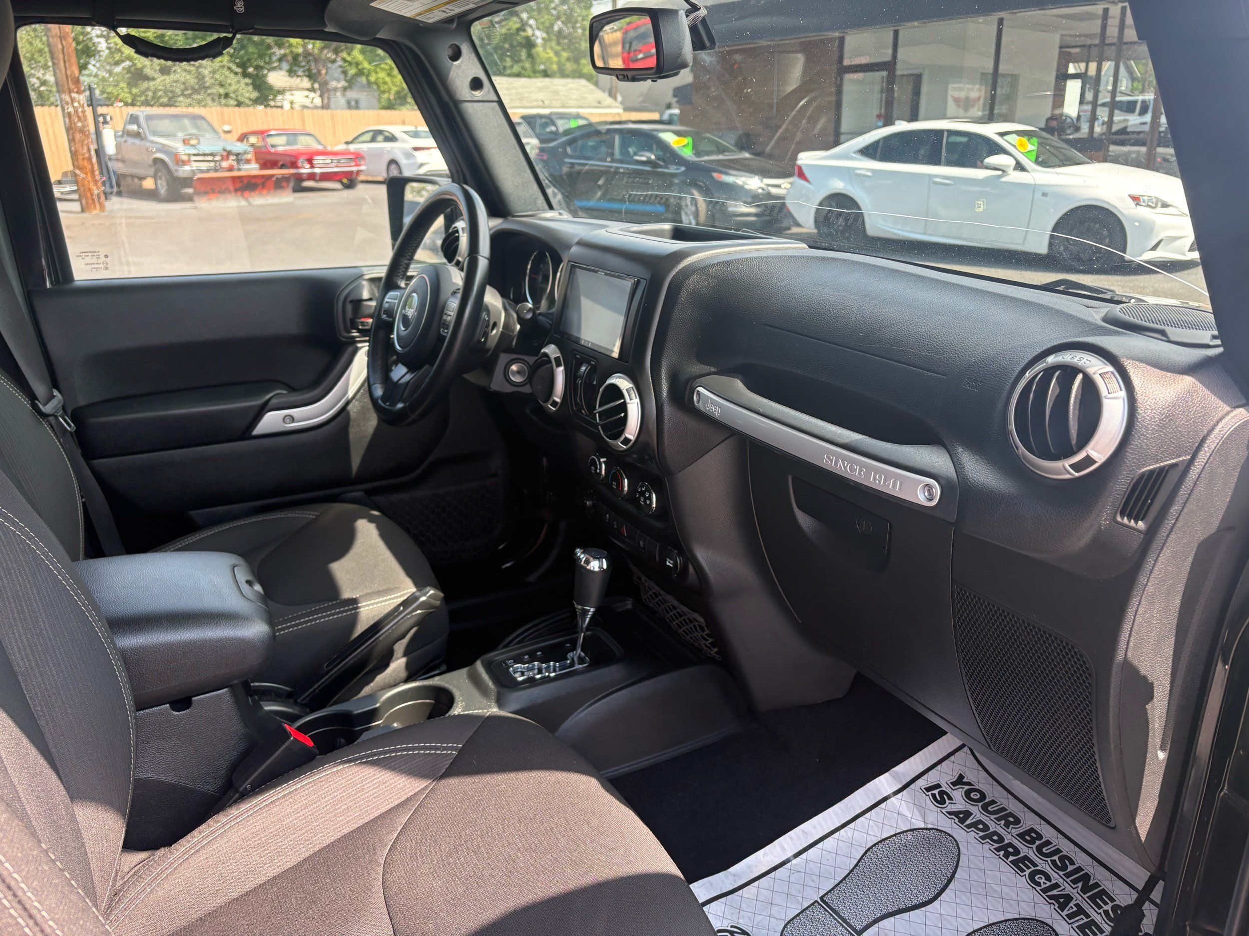 Jeep Wrangler photo 18