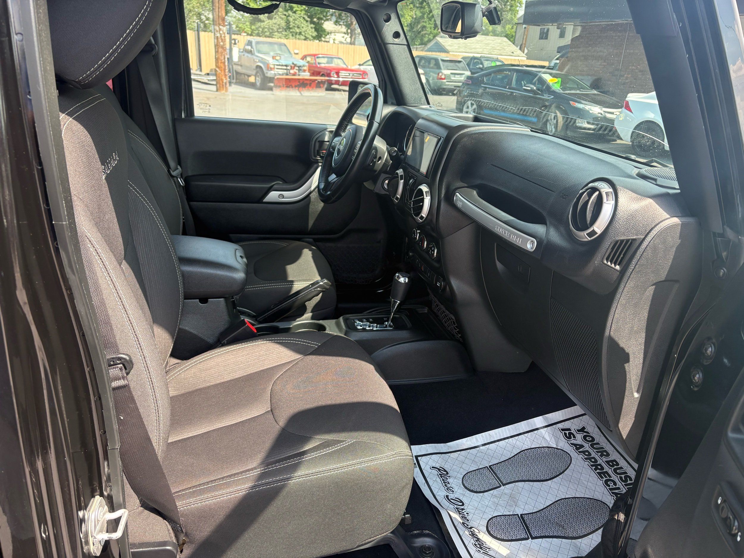 Jeep Wrangler photo 20