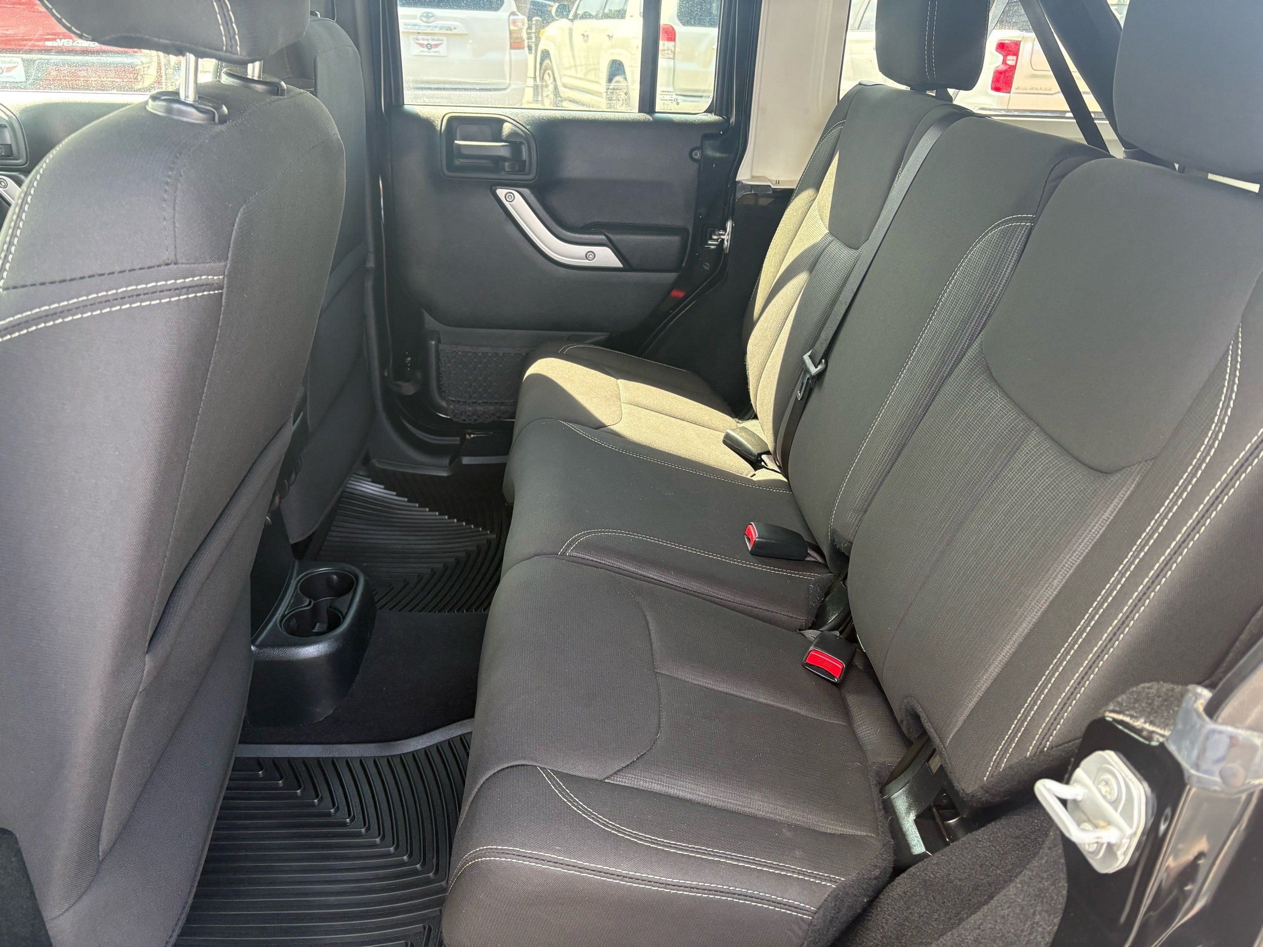 Jeep Wrangler photo 22