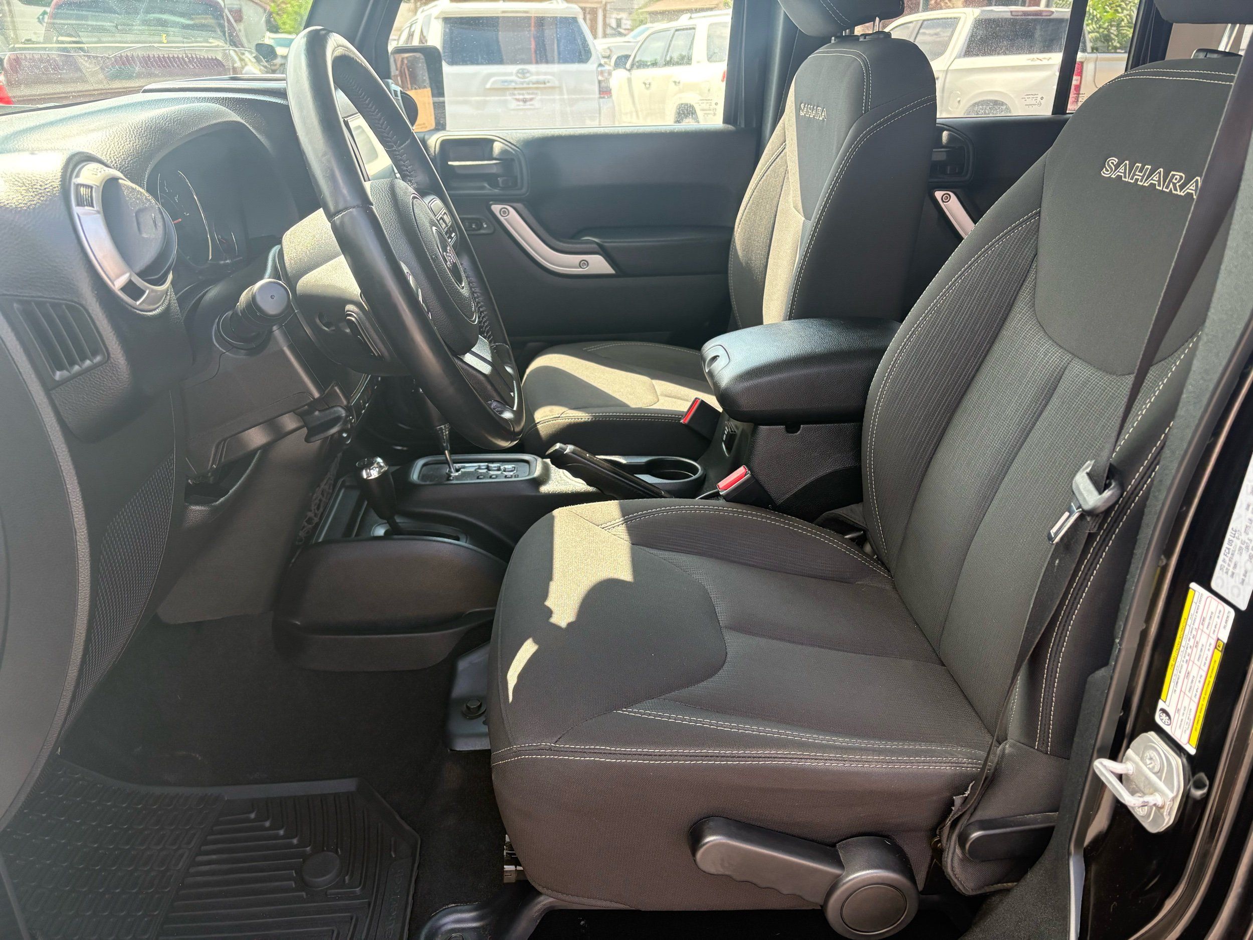 Jeep Wrangler photo 23