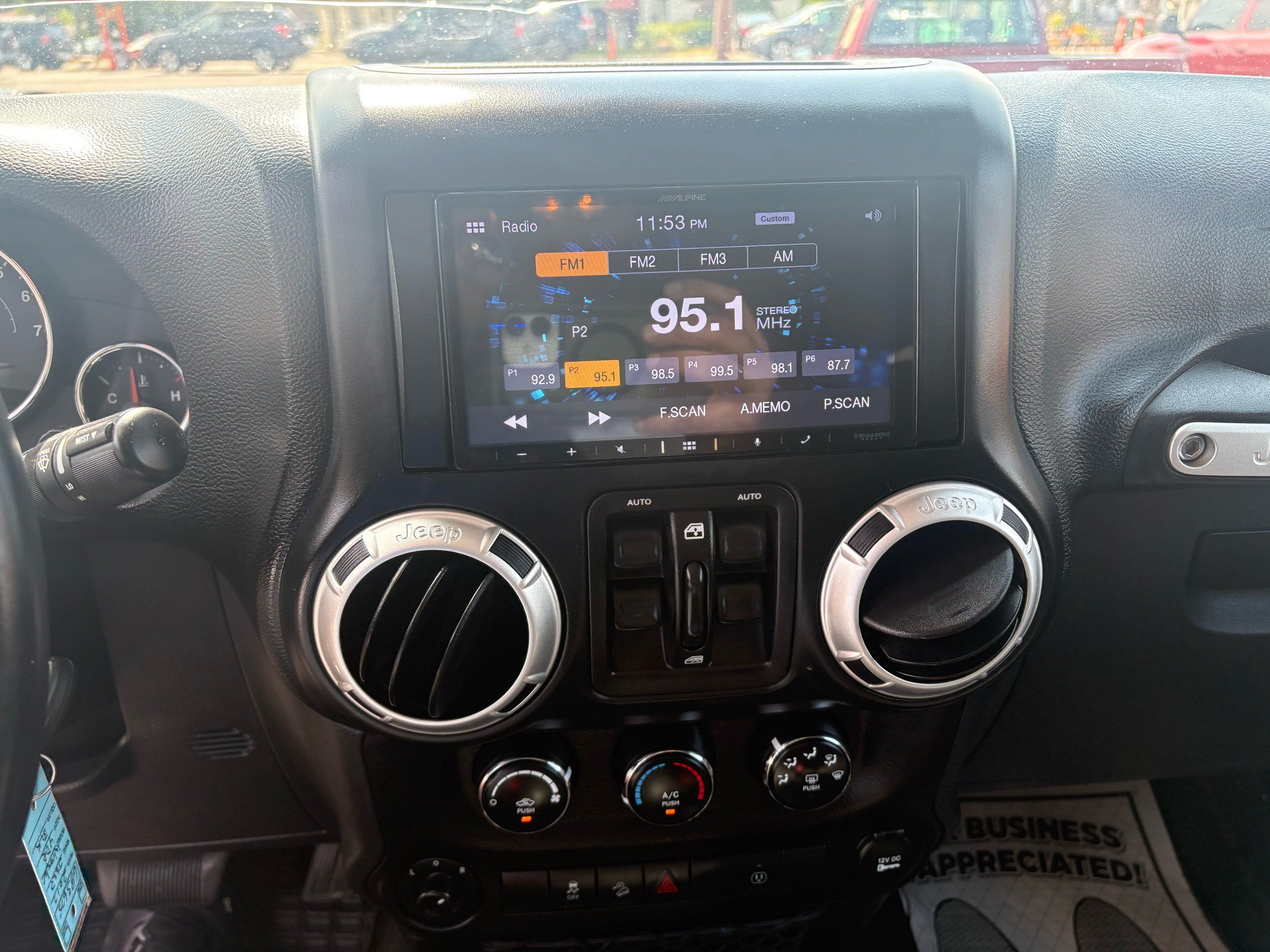 Jeep Wrangler photo 26