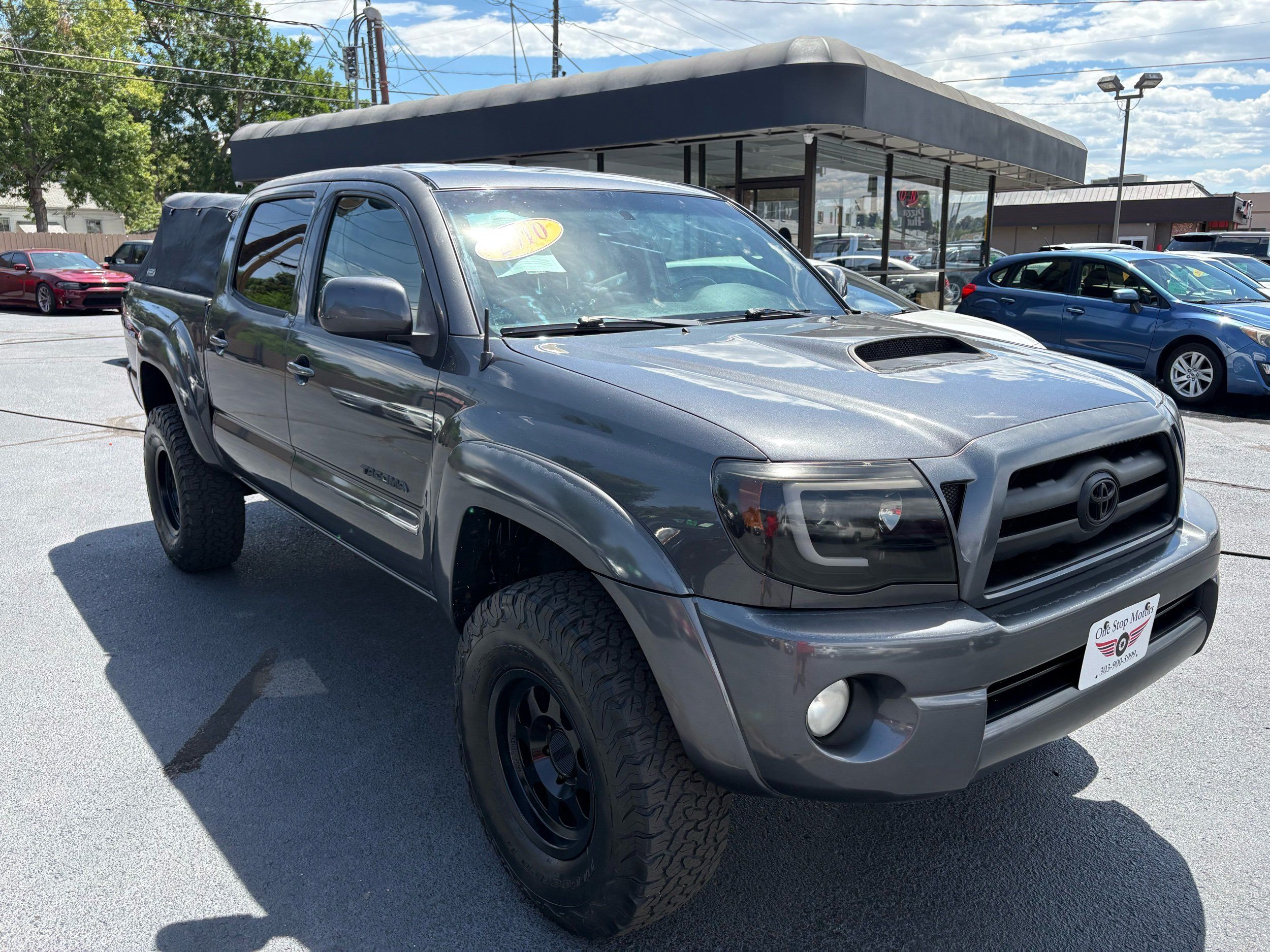 Toyota Tacoma photo 3