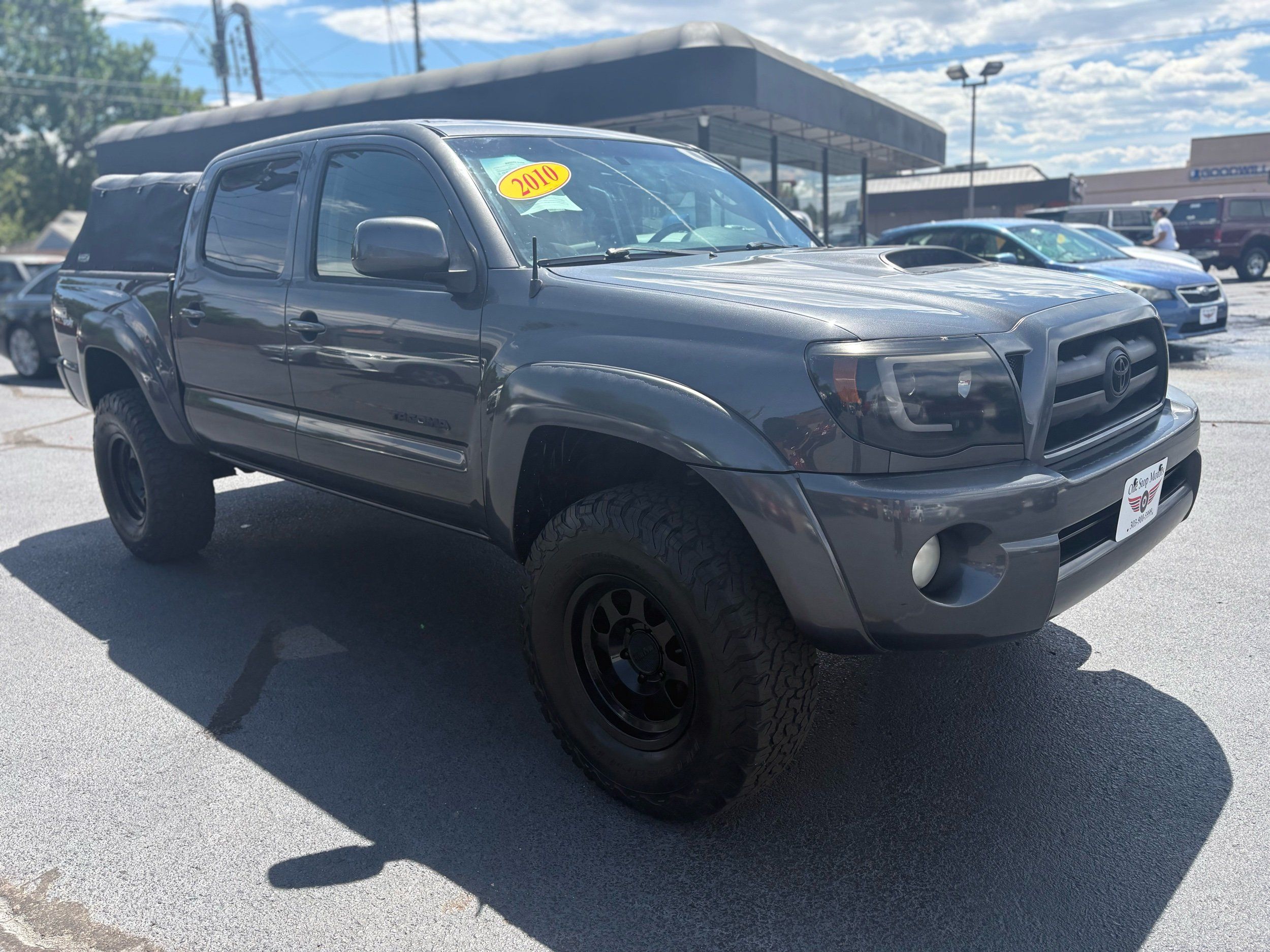 Toyota Tacoma photo 8