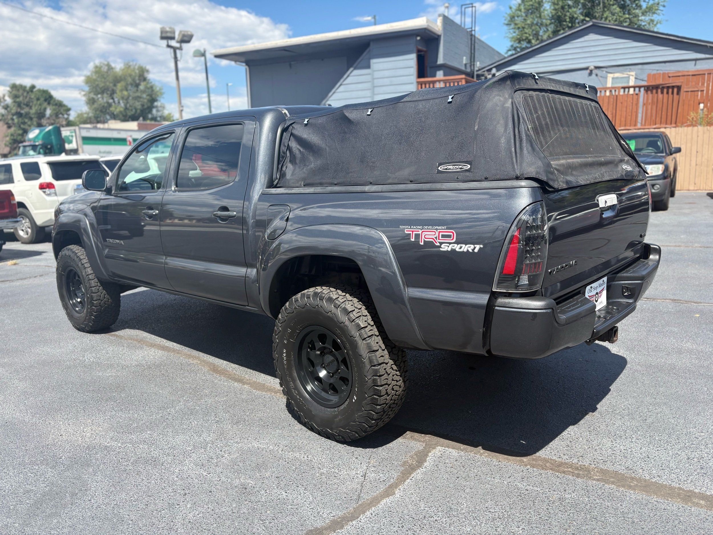 Toyota Tacoma photo 9