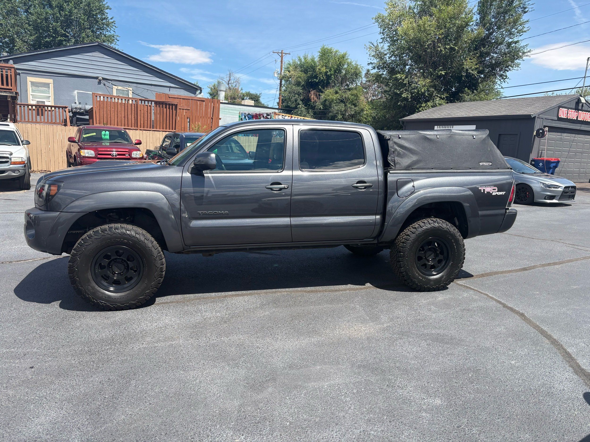 Toyota Tacoma photo 11