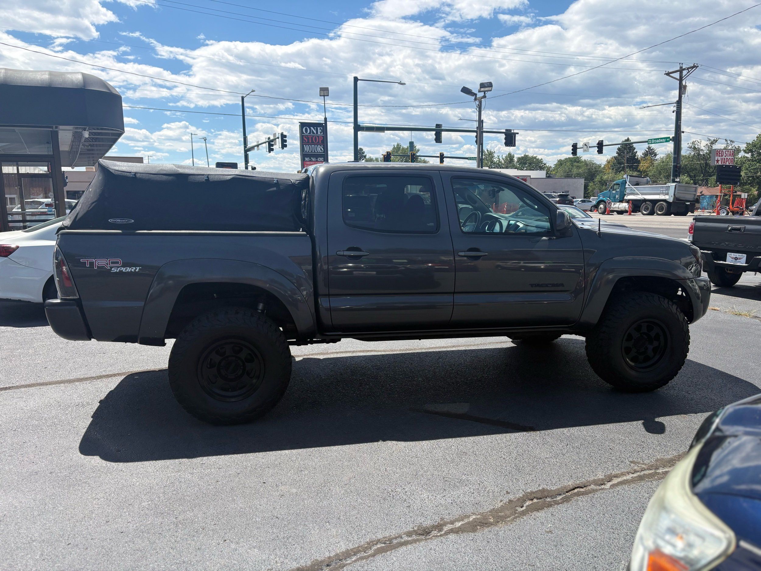 Toyota Tacoma photo 12