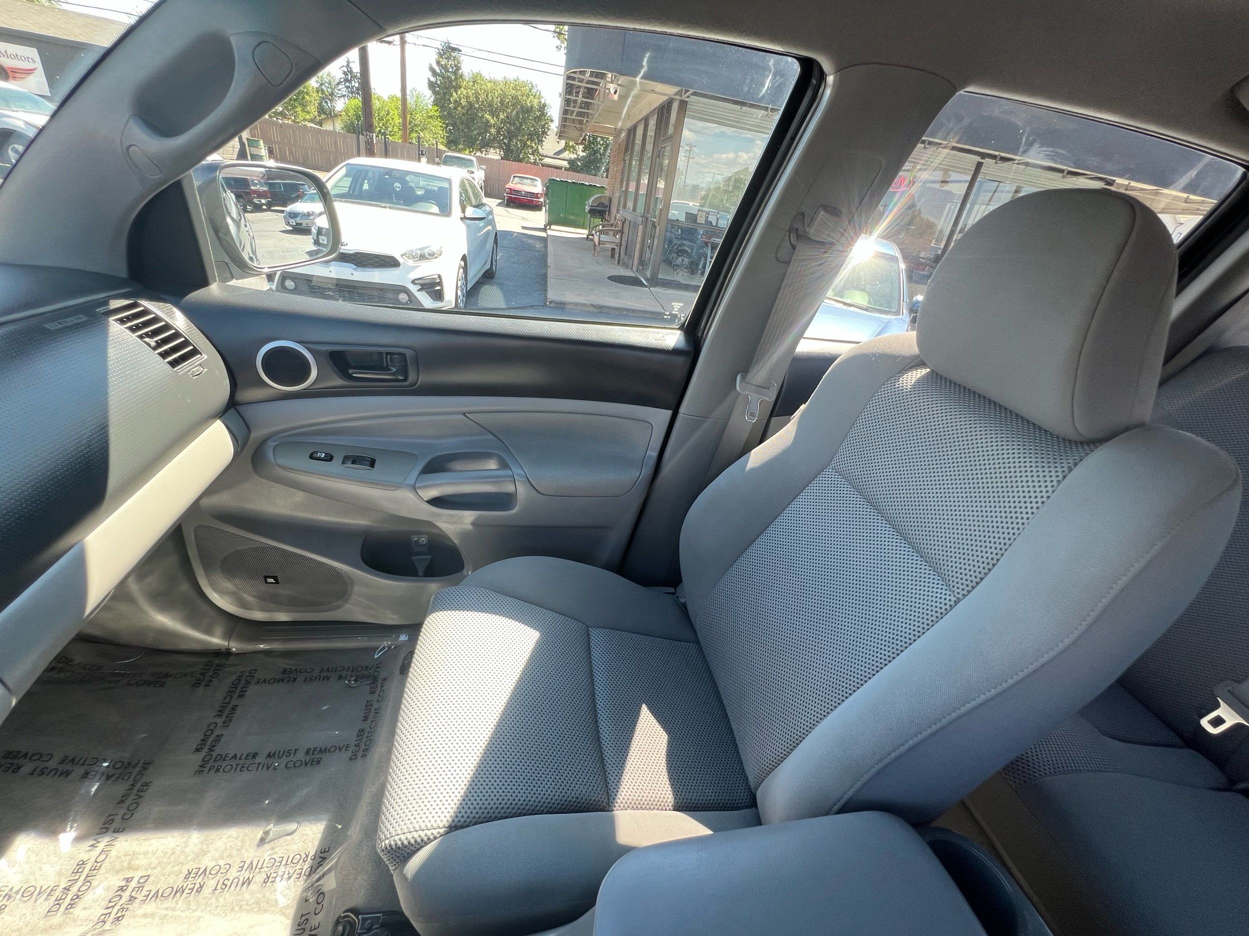 Toyota Tacoma photo 19