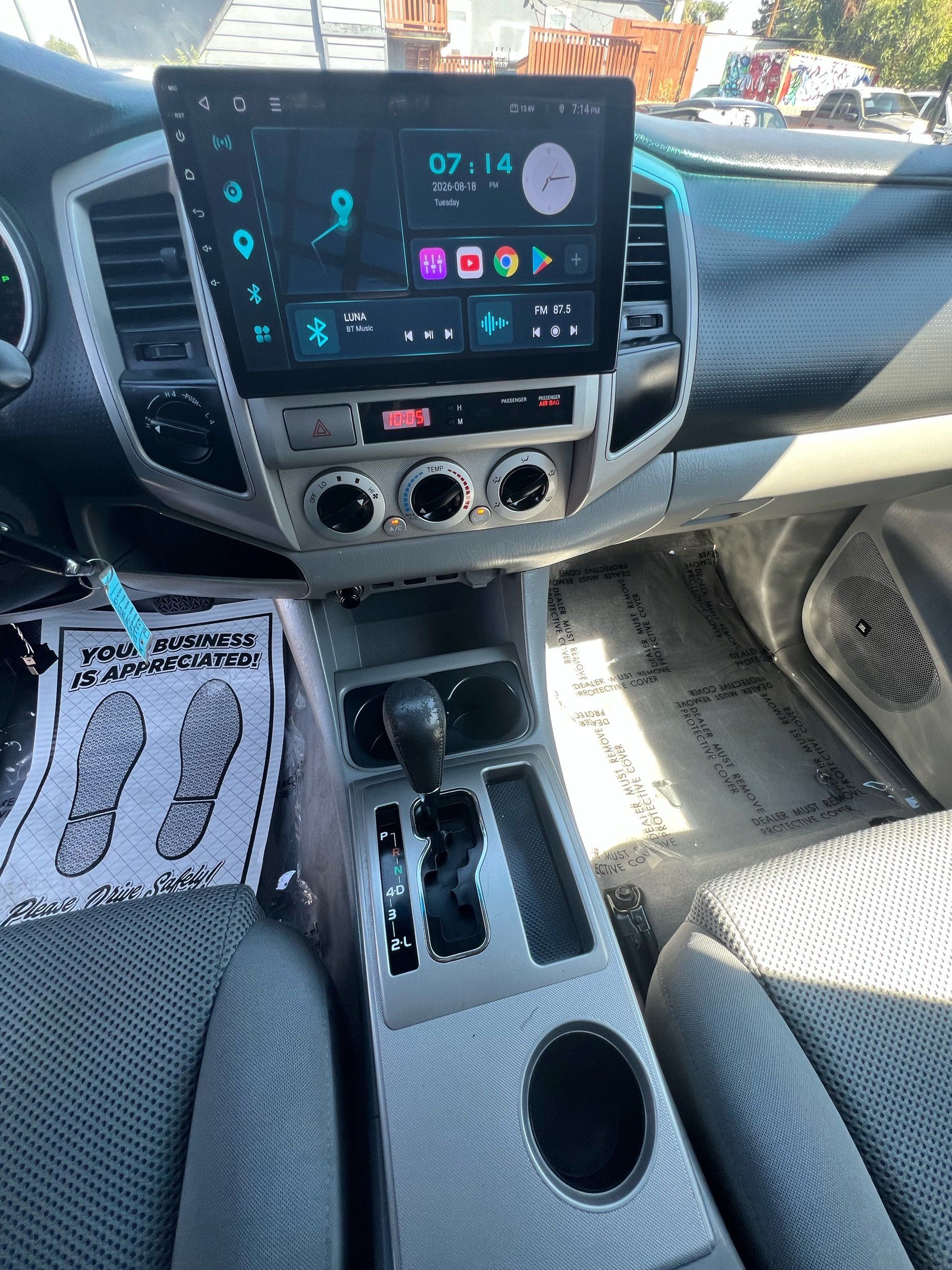 Toyota Tacoma photo 23
