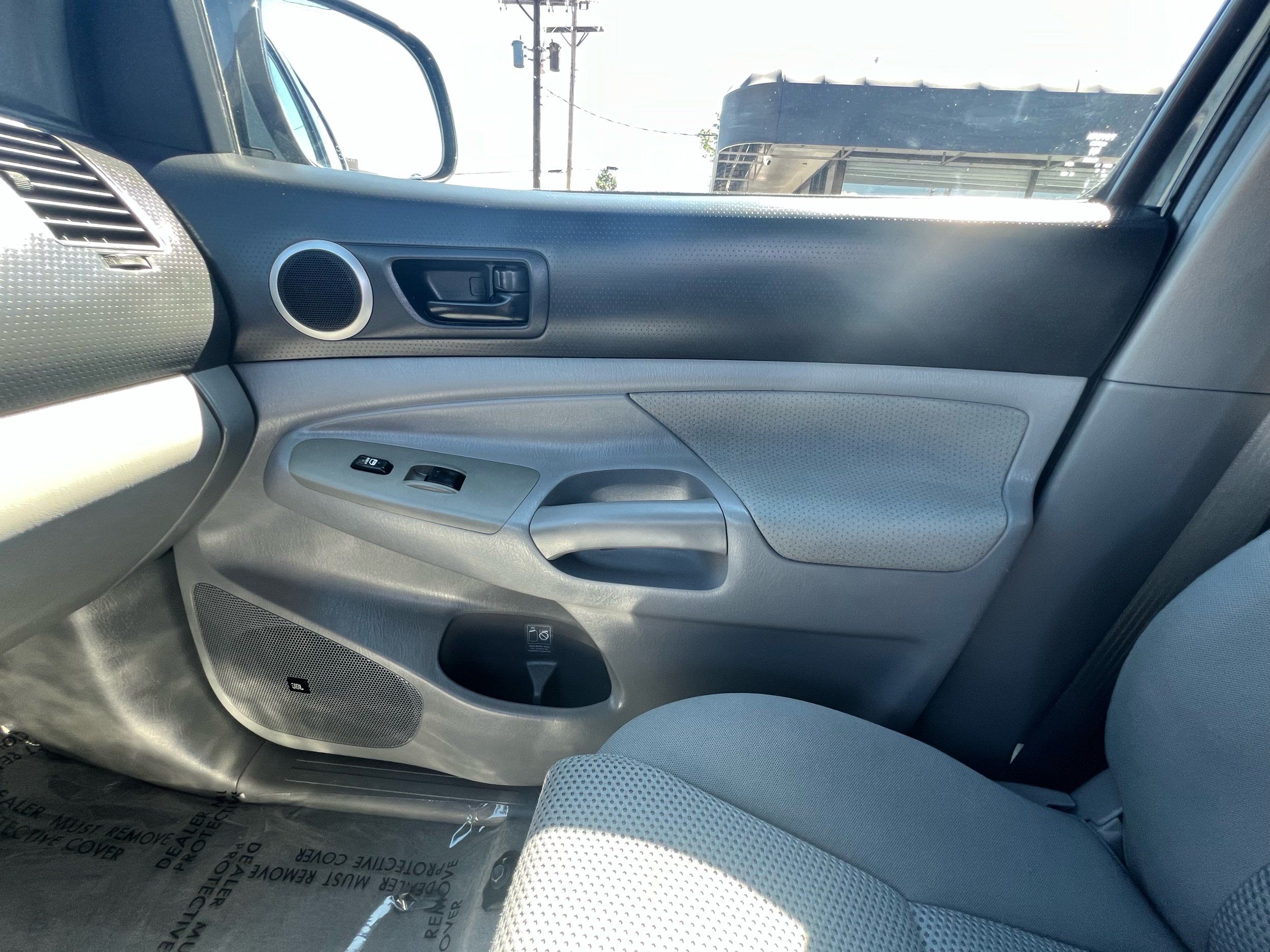 Toyota Tacoma photo 27