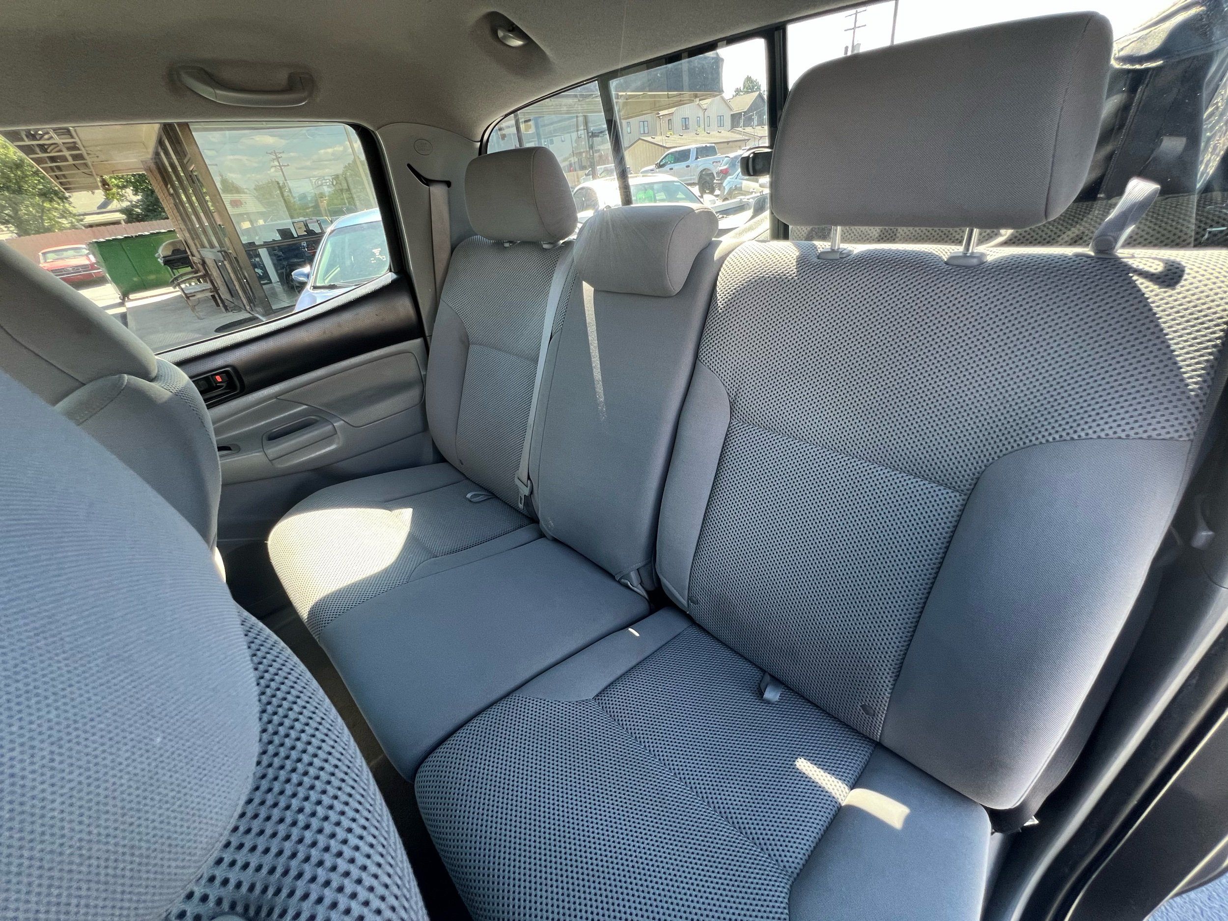 Toyota Tacoma photo 29