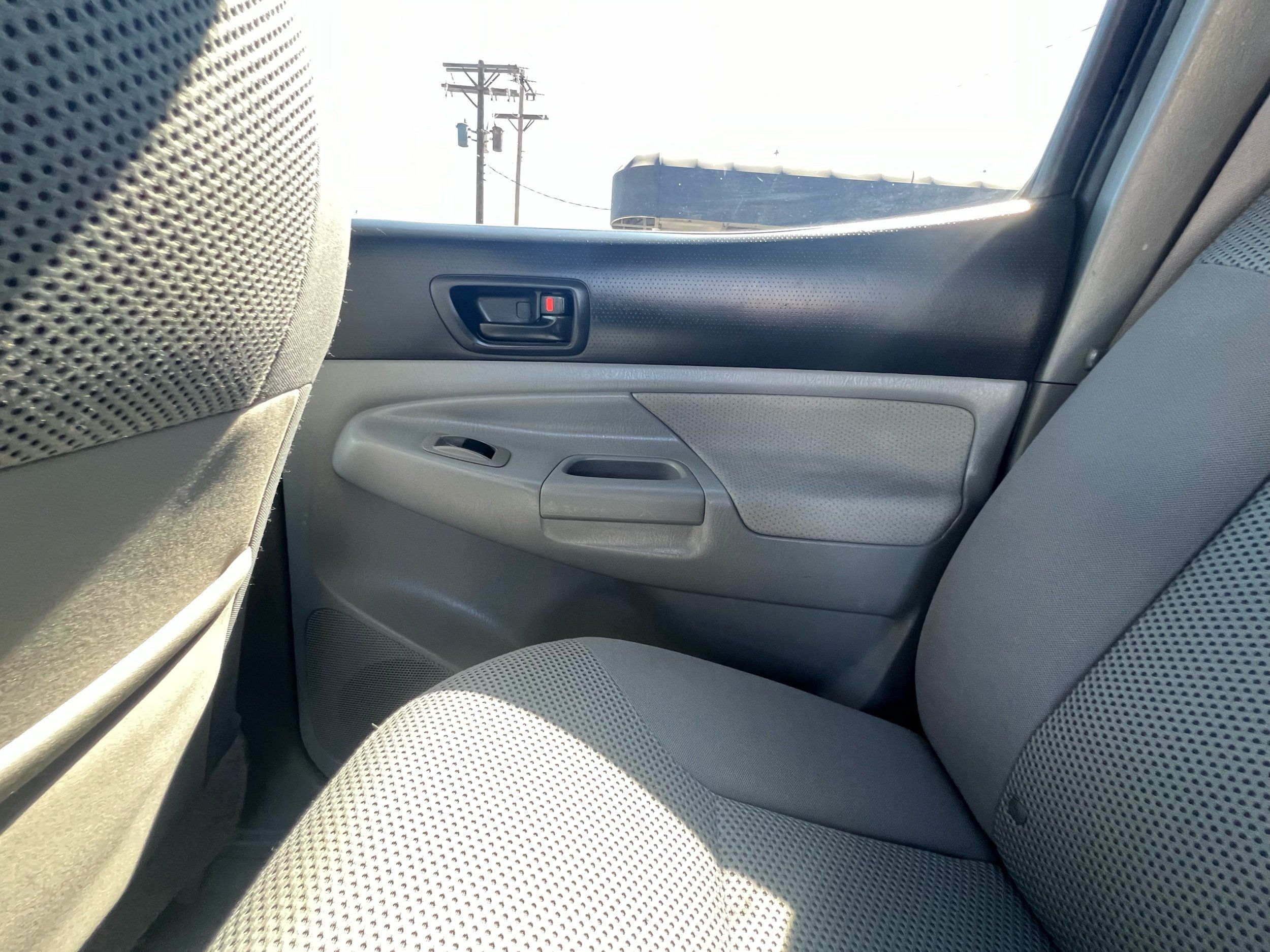 Toyota Tacoma photo 31