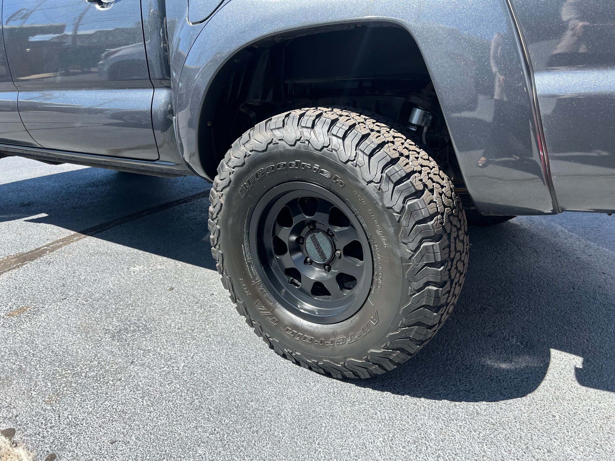 Toyota Tacoma photo 33