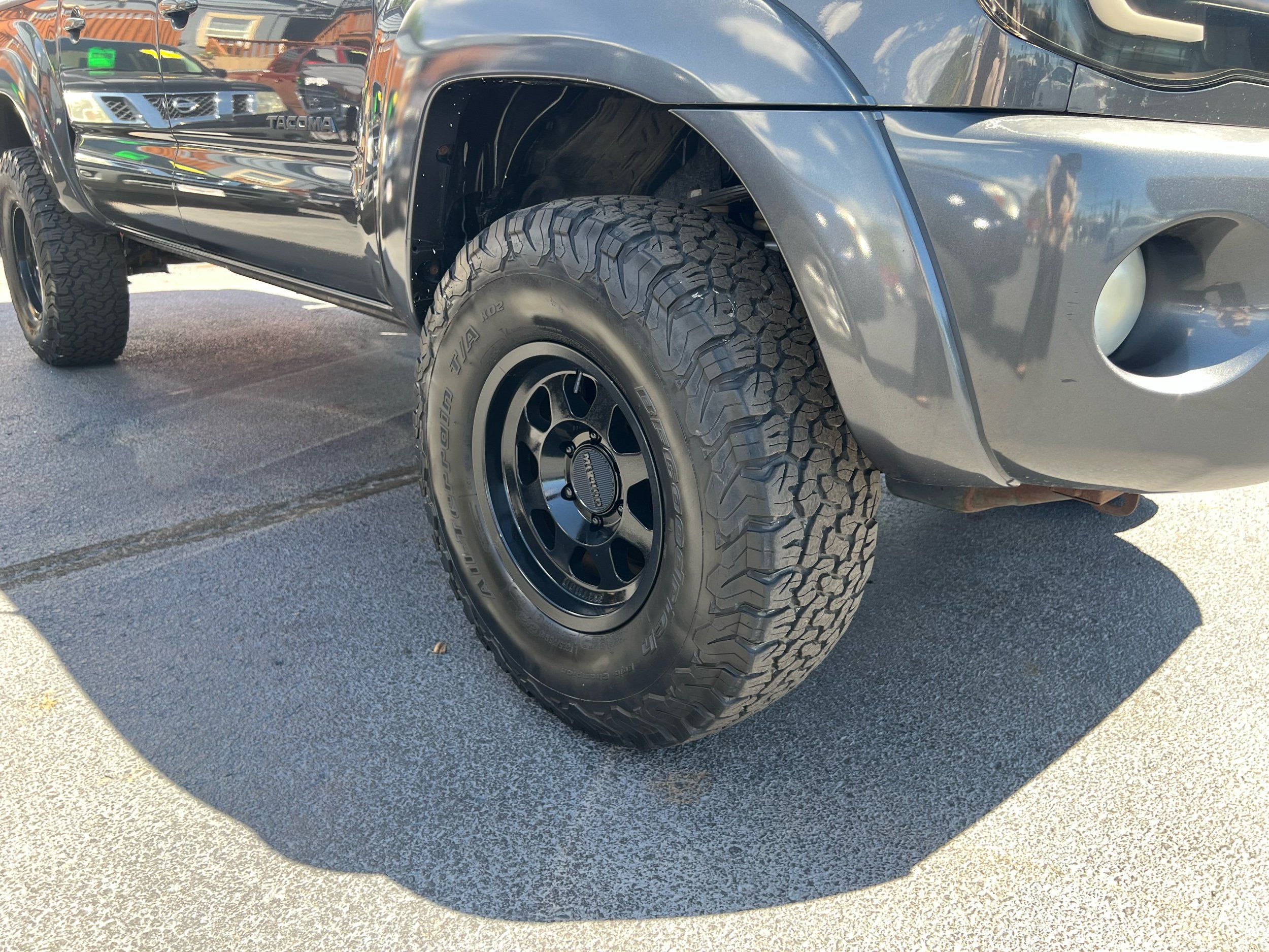 Toyota Tacoma photo 35