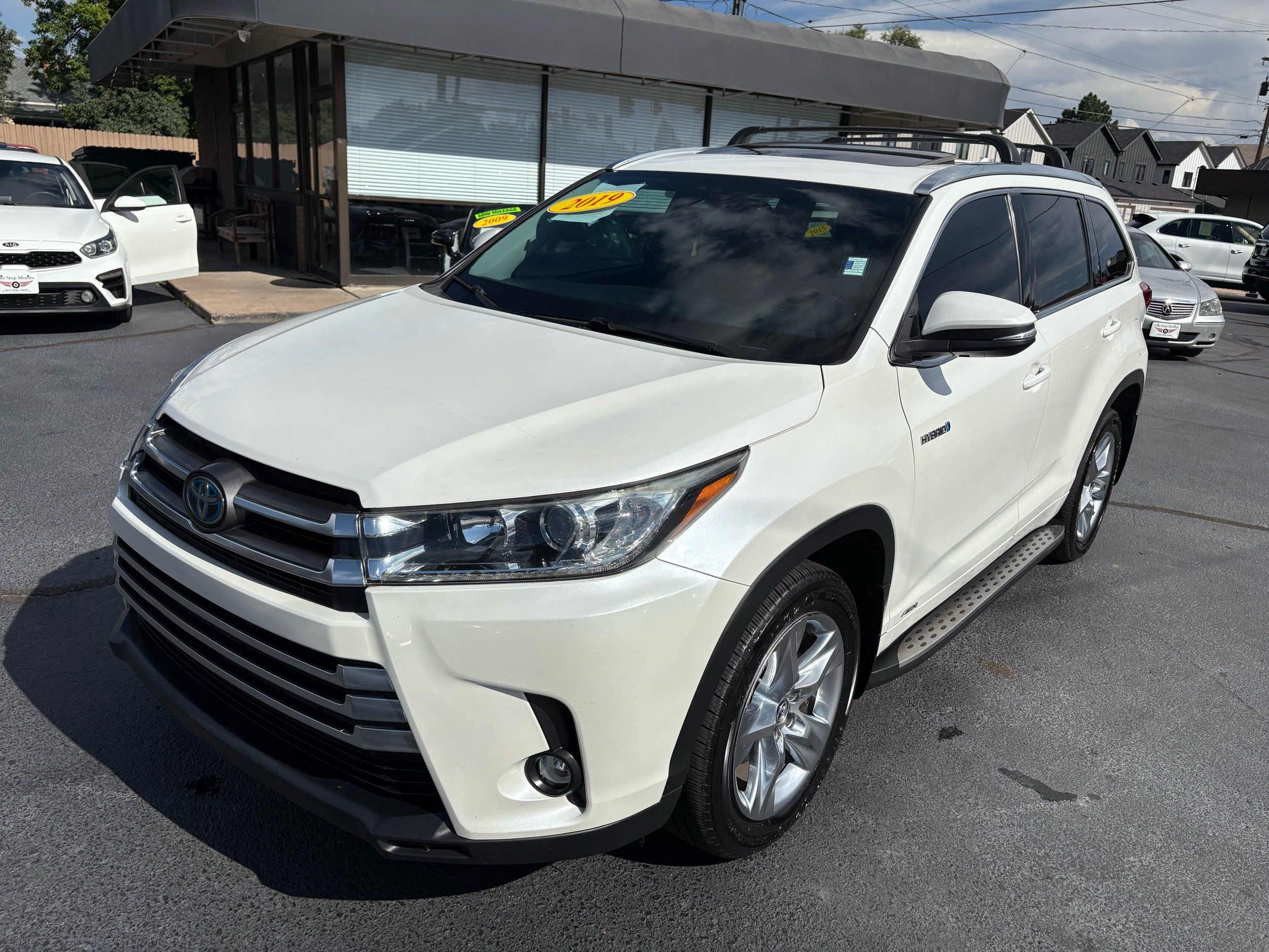Toyota Highlander photo 2
