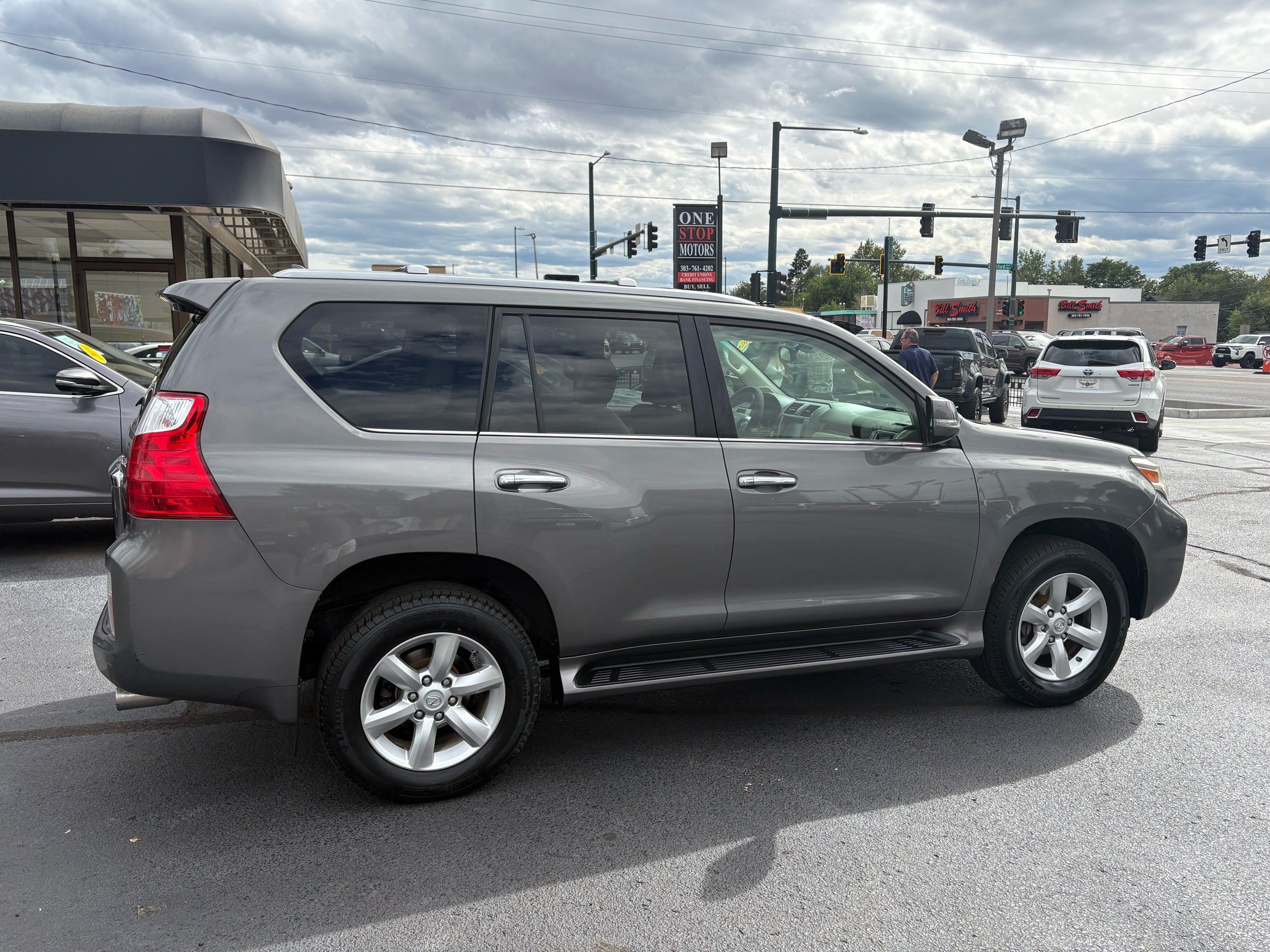 Lexus GX photo 3