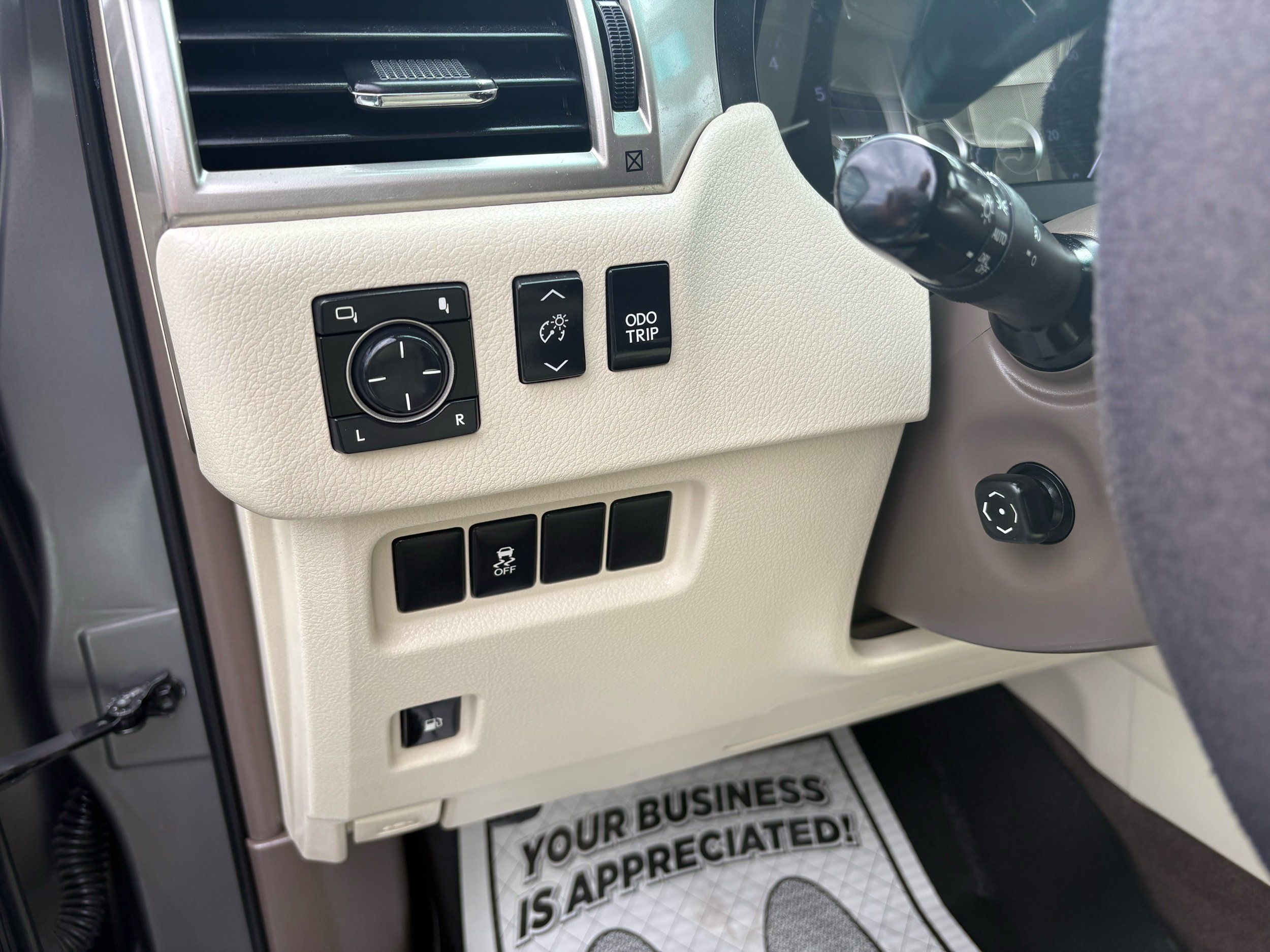 Lexus GX photo 17