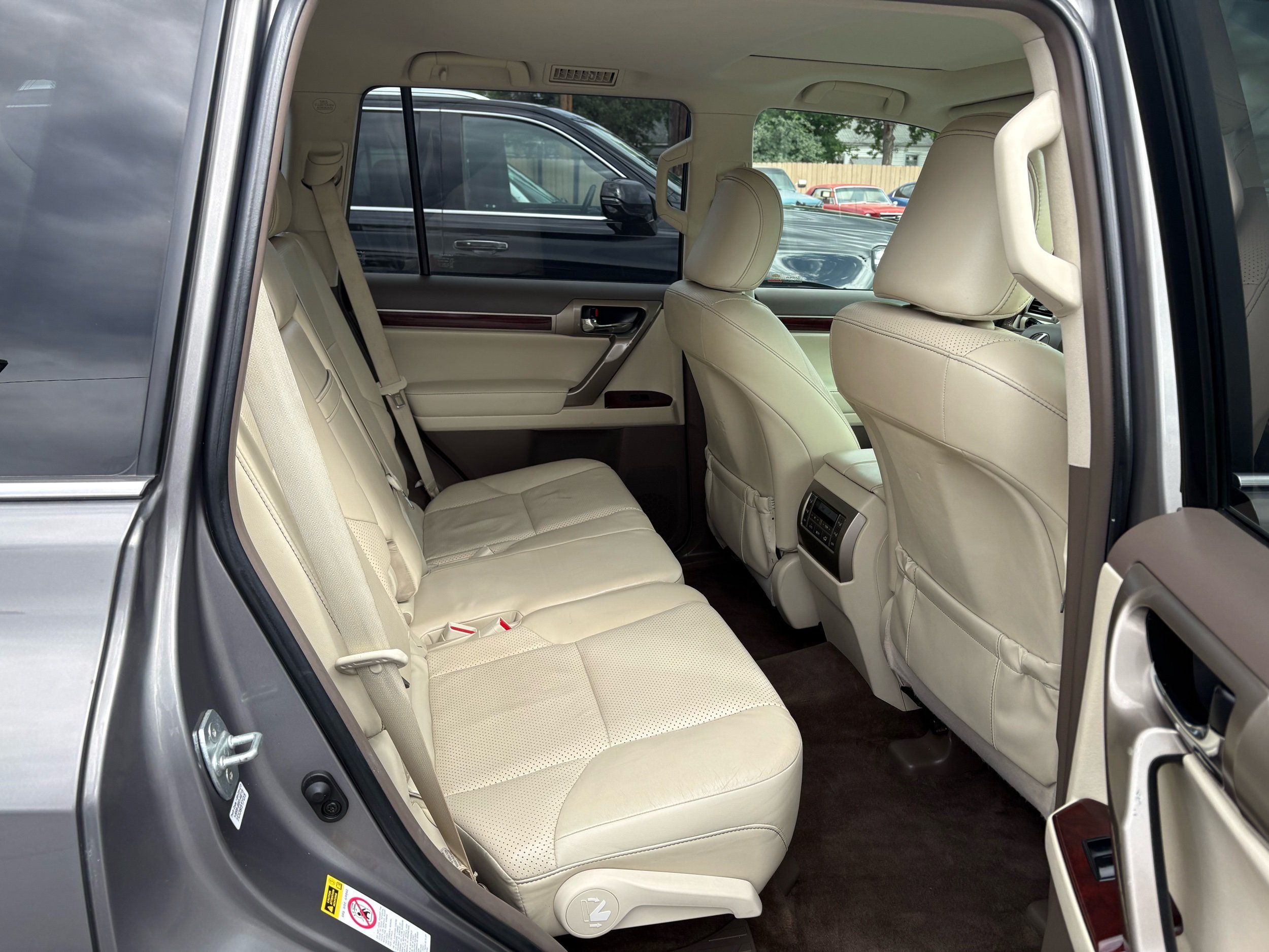 Lexus GX photo 24