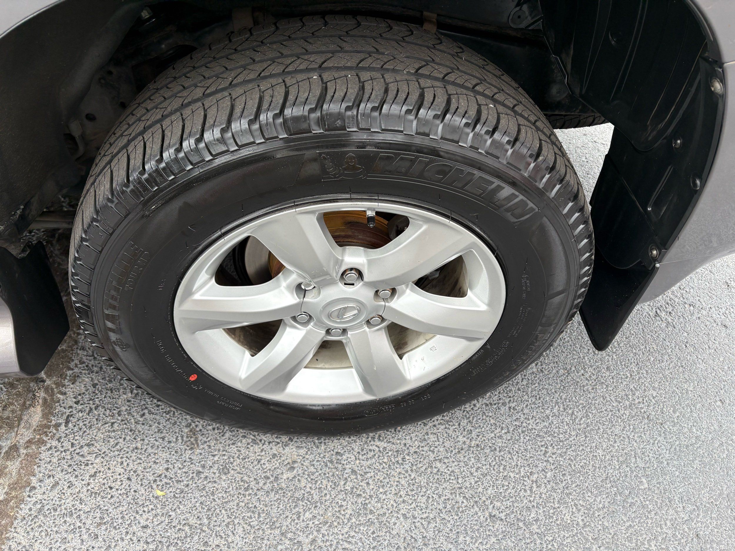 Lexus GX photo 25