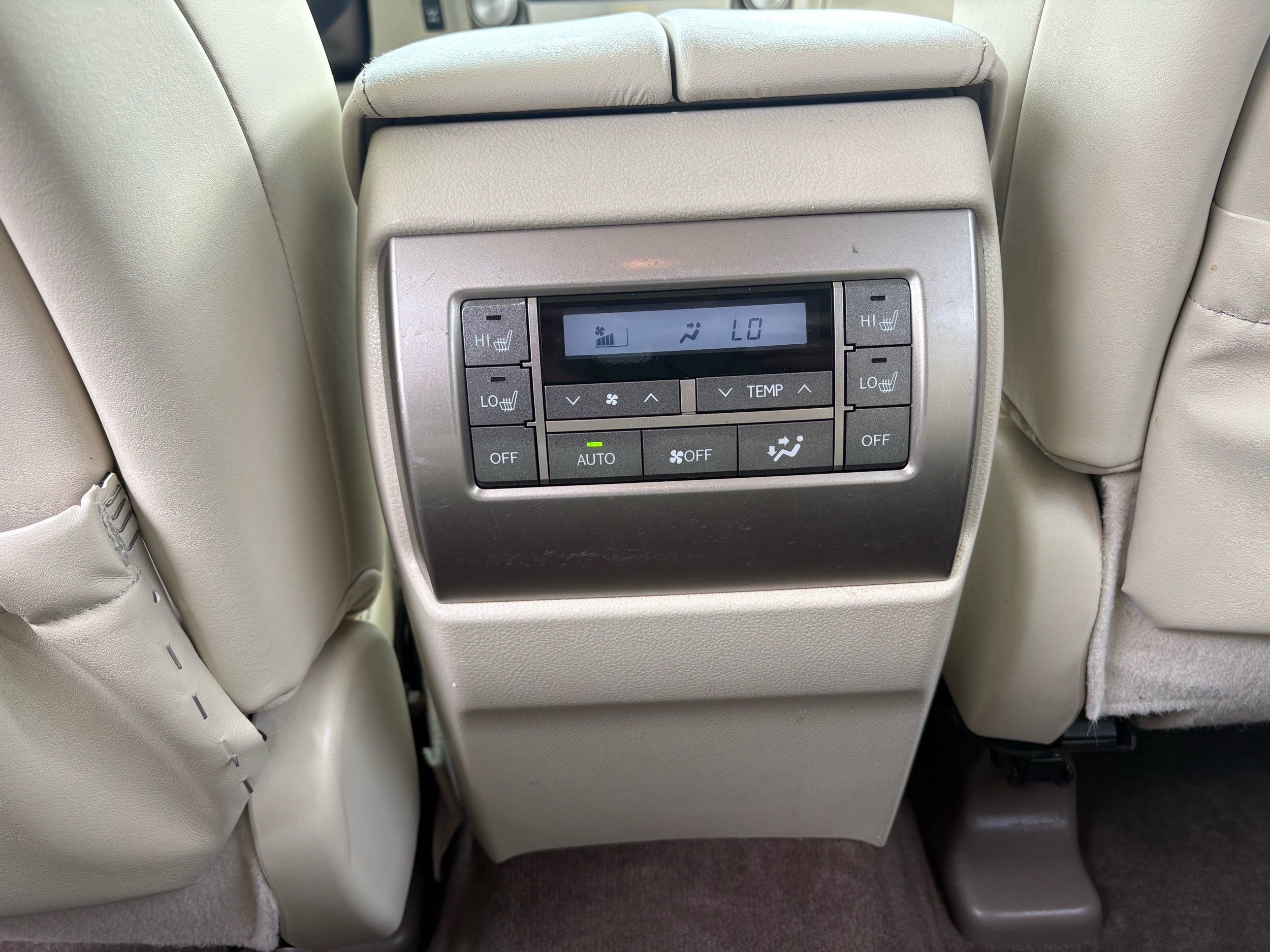 Lexus GX photo 31