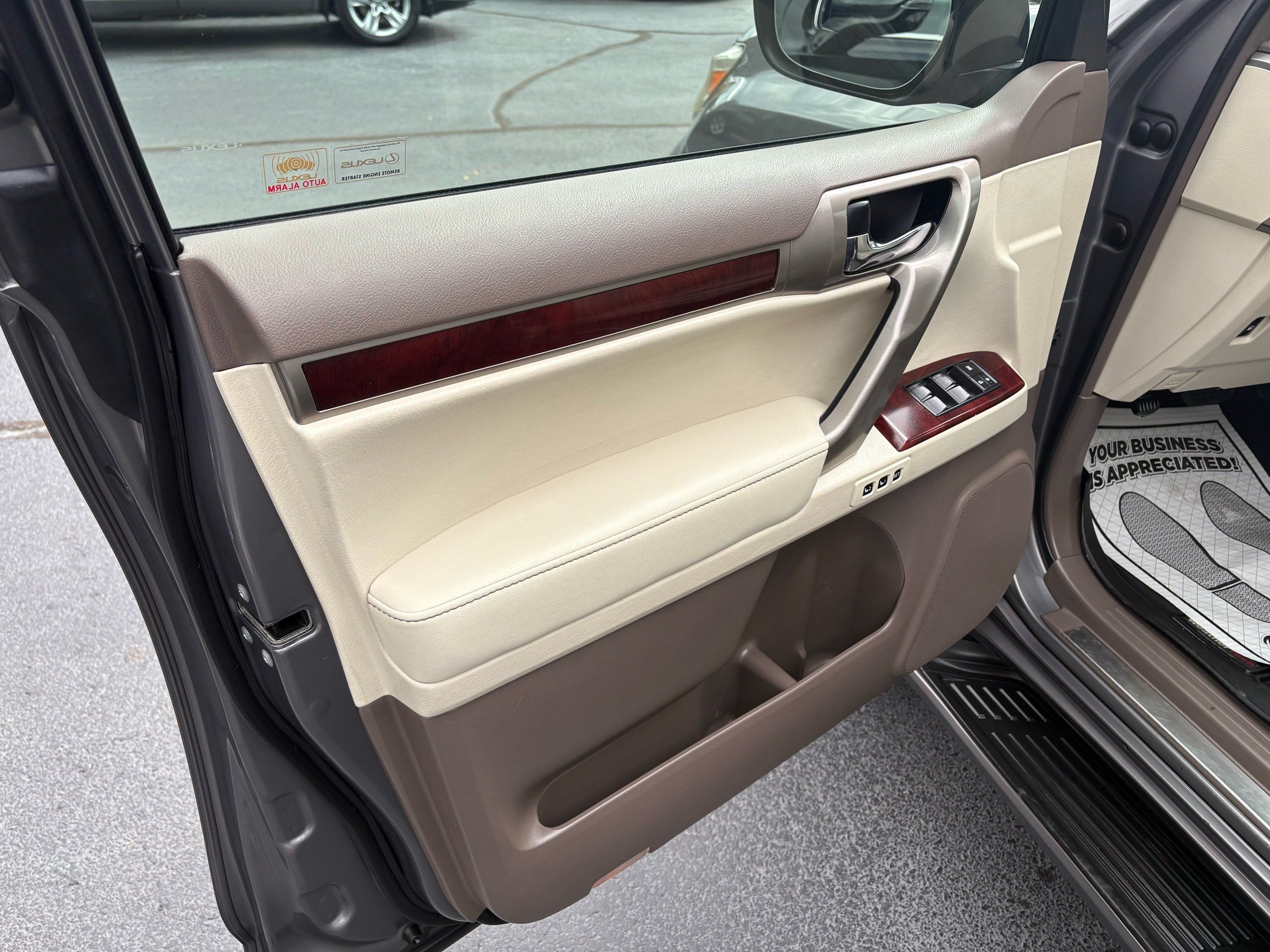 Lexus GX photo 35