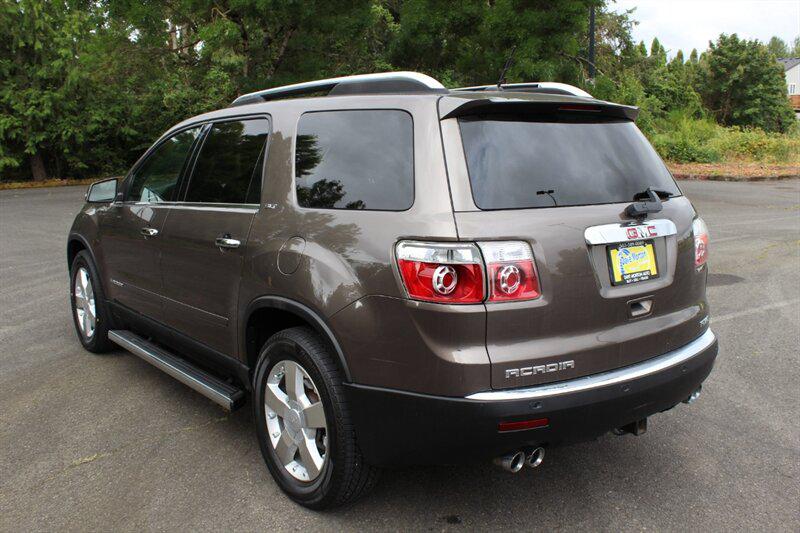 GMC Acadia photo 3