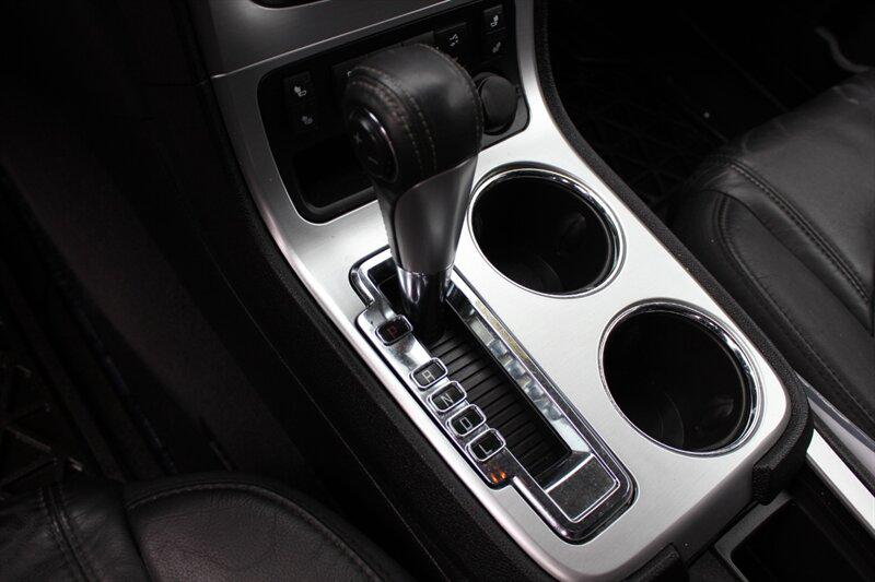 GMC Acadia photo 12