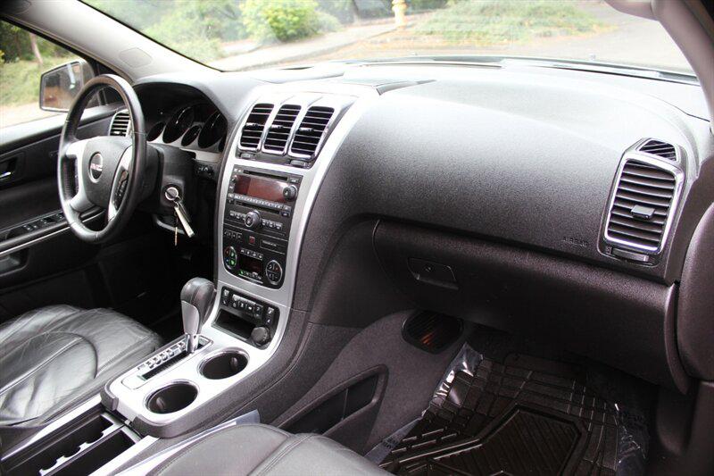 GMC Acadia photo 19