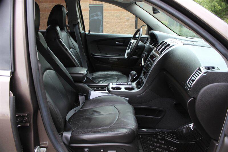 GMC Acadia photo 20